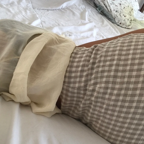 Linen gingham wrap - Picture 2 of 8